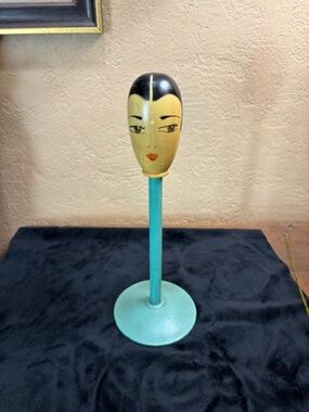 Vintage hat holder 1901-1920's